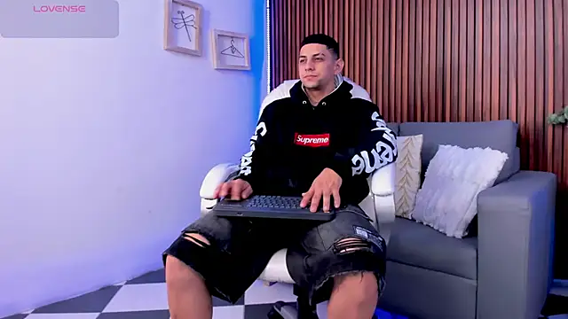 Alex cute77 online show from May 22, 12:21 pm