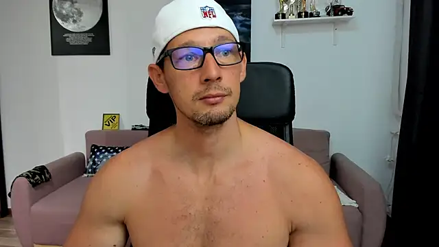 BrutusK08 online show from June 26, 6:49 am