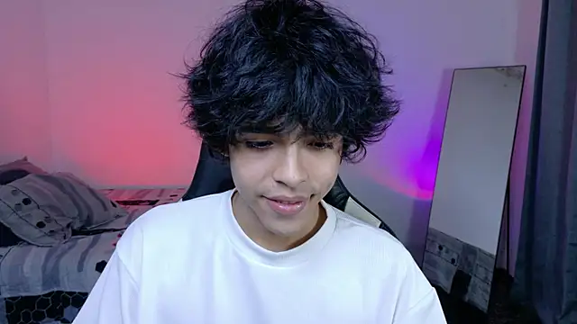 Alan26  online show from May 4, 10:11 pm