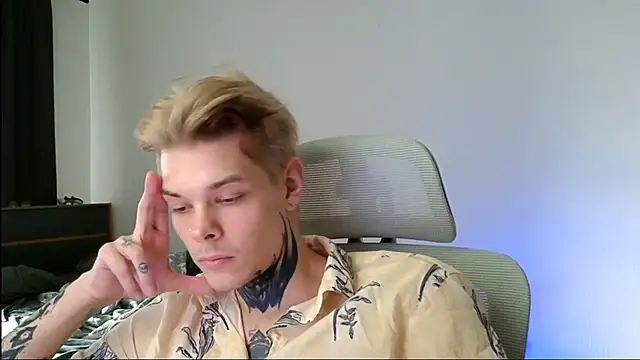 DENIS HERE online show from May 14, 3:32 pm