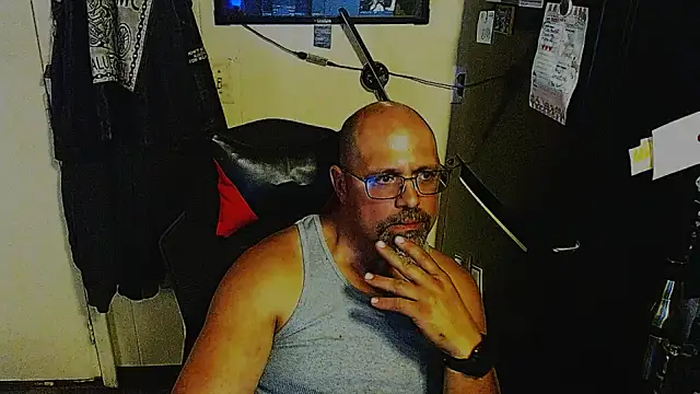 KrazyLegz online show from August 2, 4:22 am