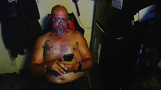 KrazyLegz online show from July 5, 11:45 pm