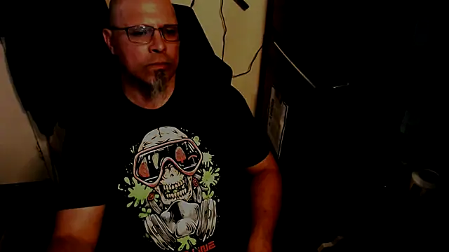 KrazyLegz online show from May 16, 6:06 pm