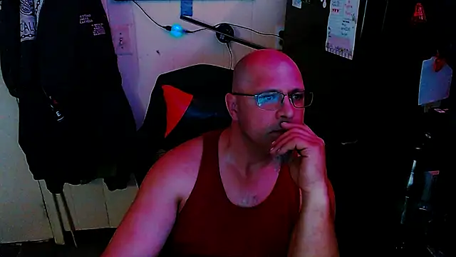 KrazyLegz online show from April 26, 3:20 pm