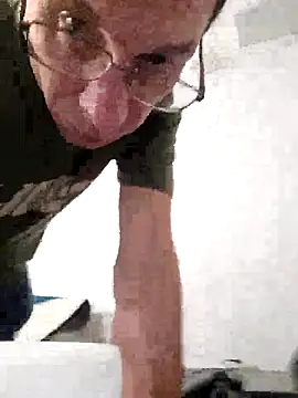 Iliketocooksquirt25 online show from May 1, 4:16 am