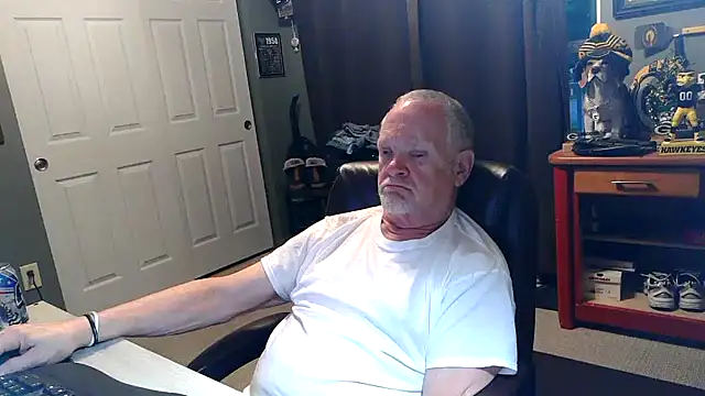 nobledad online show from June 18, 1:07 am