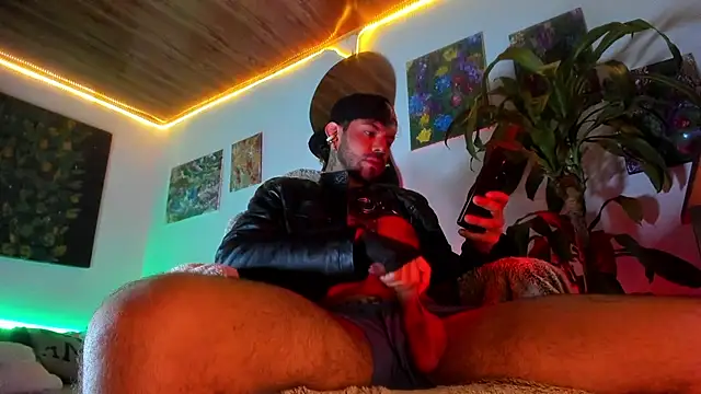 LatinMilk  online show from May 27, 7:49 am