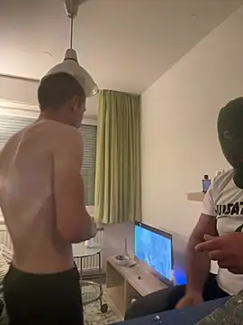 bosnianhot online show from May 8, 8:42 pm