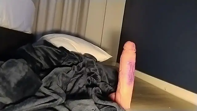 UncutToyBoy23cm online show from May 5, 2:13 am