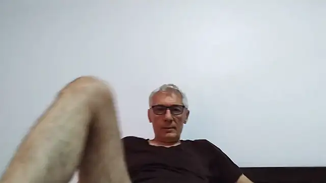BIGUNCUTHARDCOCK online show from August 3, 9:59 am