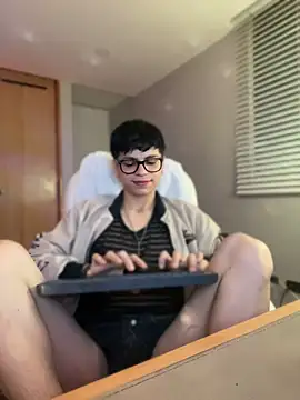 marckalexis online show from August 8, 4:08 am