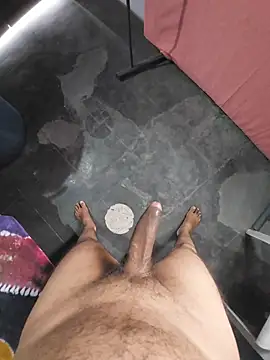 studboy1111 online show from August 2, 5:28 am