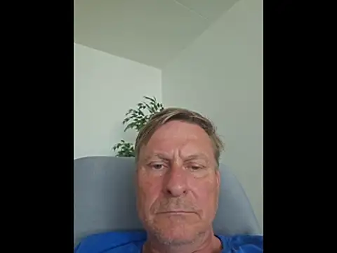 johnnym1 online show from May 24, 9:15 am