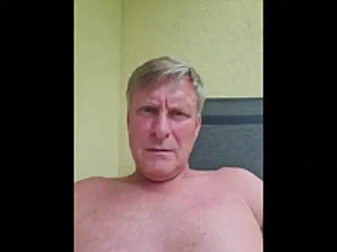 johnnym1 online show from July 17, 1:18 pm