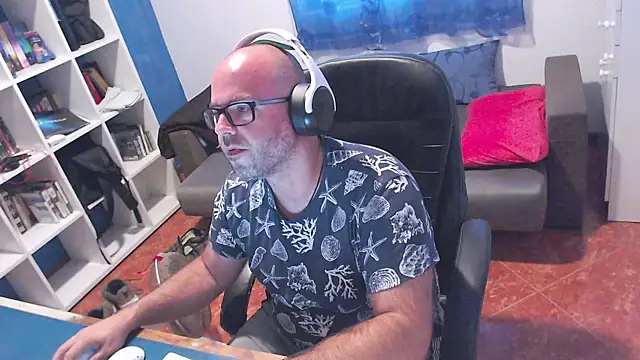 ravingr4d4 online show from August 5, 10:09 am