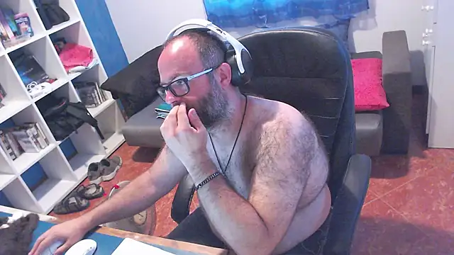 ravingr4d4 online show from July 28, 3:21 pm