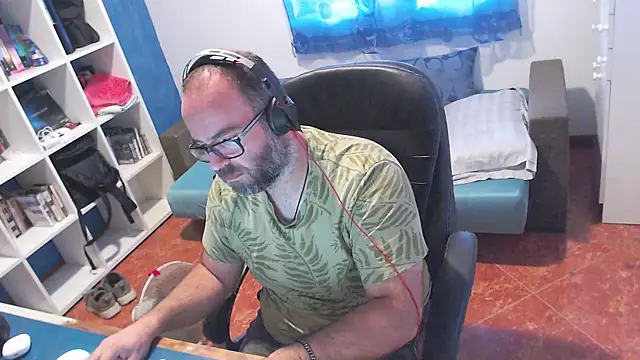 ravingr4d4 online show from July 24, 9:16 am