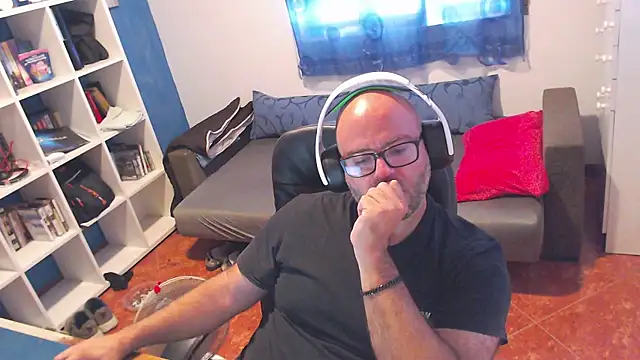 ravingr4d4 online show from August 7, 1:40 pm