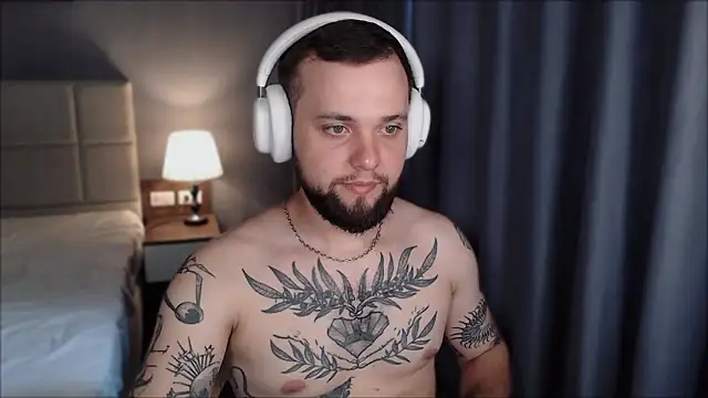 ChillyXO online show from July 3, 12:50 am