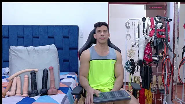JoseRumbero26 online show from May 16, 12:47 pm