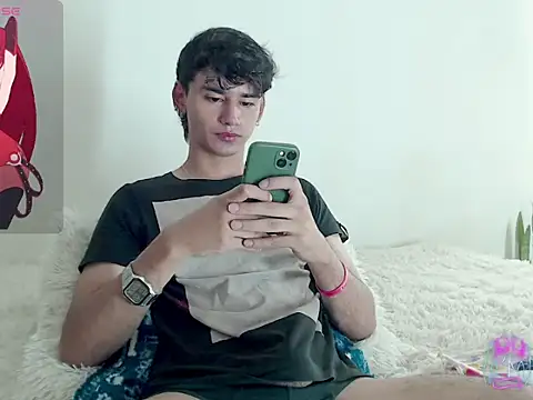 juan stiven online show from June 15, 1:03 pm