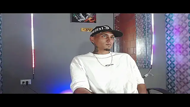 Liam lee online show from May 11, 9:34 pm