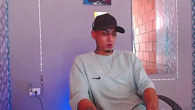 Liam lee online show from June 23, 9:07 pm