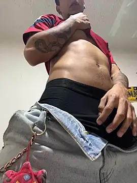 JuanCamiloSati3 online show from July 9, 4:49 am