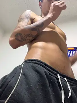 JuanCamiloSati3 online show from July 7, 7:23 am