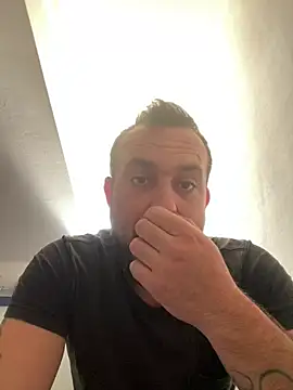 cosmin9000 online show from June 14, 7:43 am