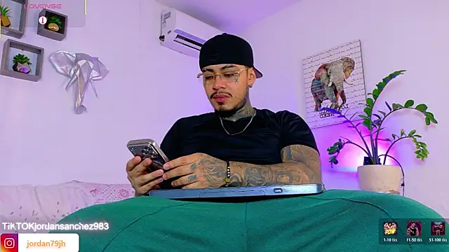 JordanSmiith  online show from May 5, 9:59 pm