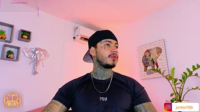 JordanSmiith  online show from June 30, 9:49 pm