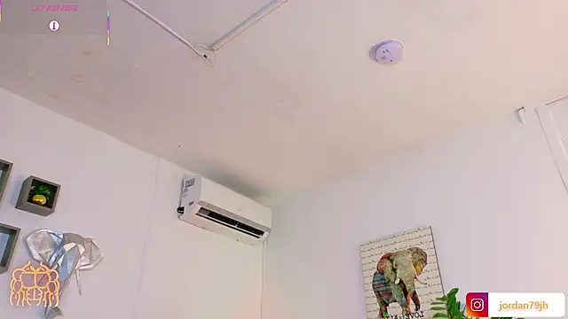 JordanSmiith  online show from June 25, 5:12 am