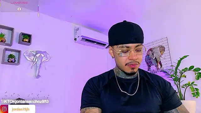 JordanSmiith  online show from April 27, 8:36 pm