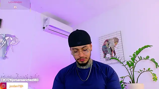 JordanSmiith  online show from June 12, 3:05 am
