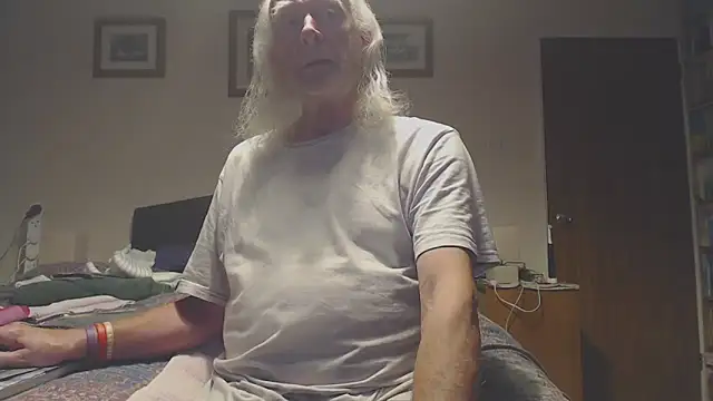 WaverlyKernow online show from April 26, 7:43 pm