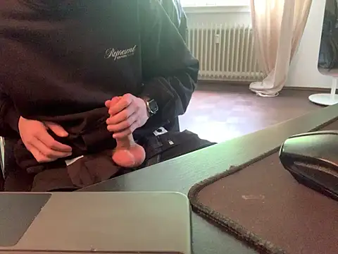 KendrickJiz online show from May 16, 1:53 pm