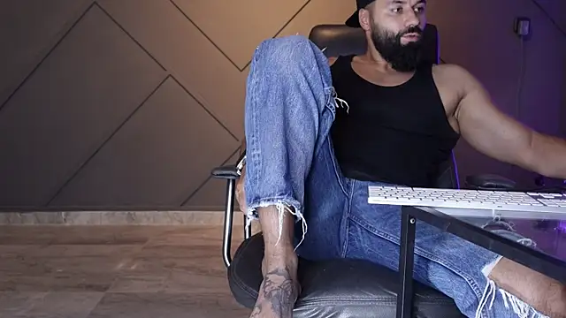 mattmasterss online show from July 31, 9:35 pm