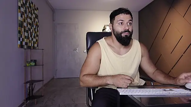 mattmasterss online show from August 6, 8:04 pm