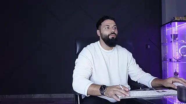 mattmasterss online show from August 3, 5:08 pm