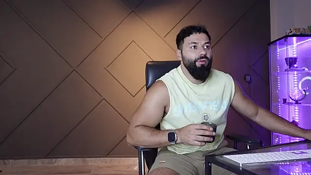 mattmasterss online show from August 4, 7:40 pm