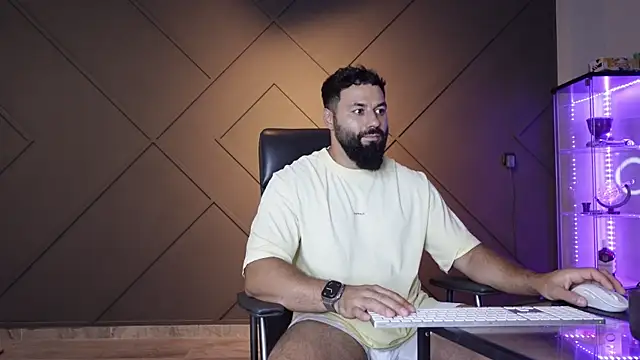 mattmasterss online show from August 2, 9:46 pm