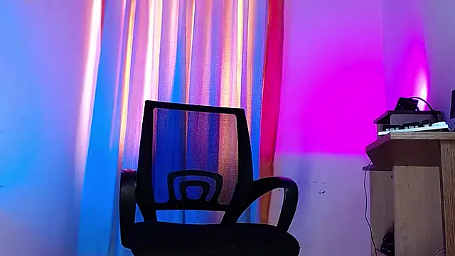 DanteSantoro online show from May 7, 8:20 pm