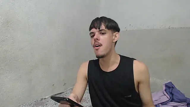 MicaelRian69 online show from May 20, 1:23 am