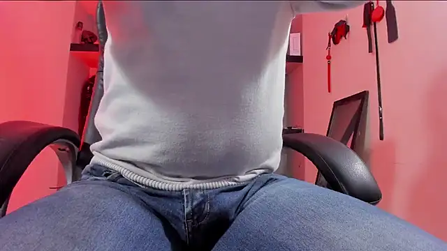 AlejoKhalifa  online show from May 10, 12:28 pm