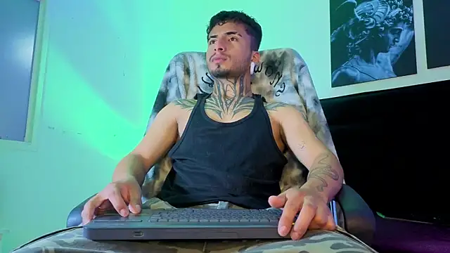 JuanCamiilo 66 online show from May 6, 1:39 am