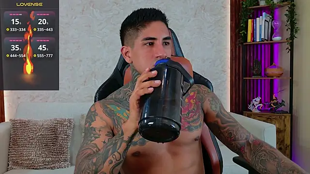 AdanReilly online show from July 17, 9:10 pm