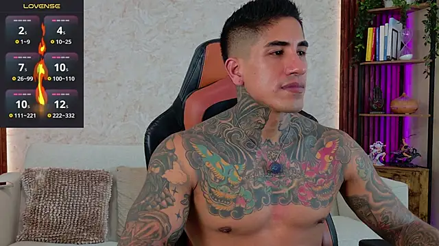 AdanReilly online show from July 13, 10:00 pm