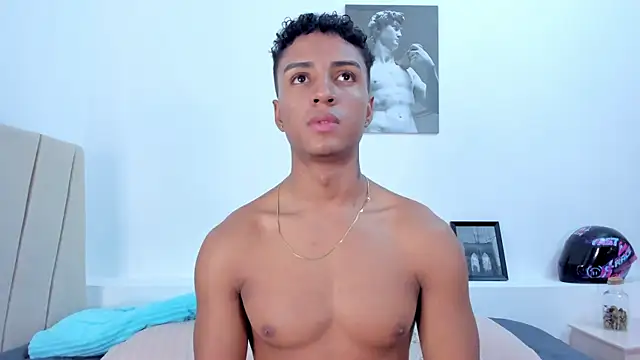 MagnusKing  online show from August 8, 3:57 am