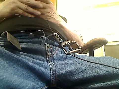 markluvskitty online show from May 11, 12:51 pm